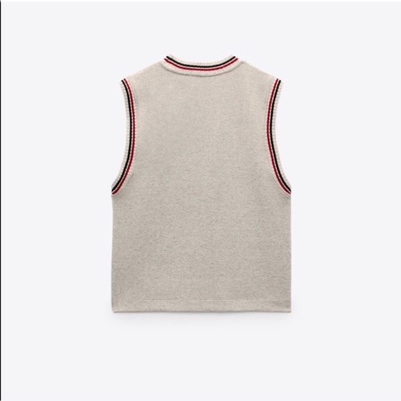 Zara Snoopy oversized Sweater vest - Picture 5 of 11